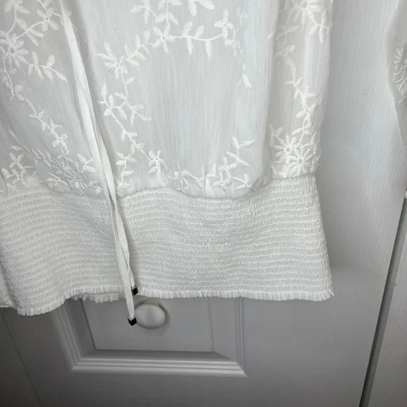 Elegant White Lace Women's Top - Picture 6 of 8